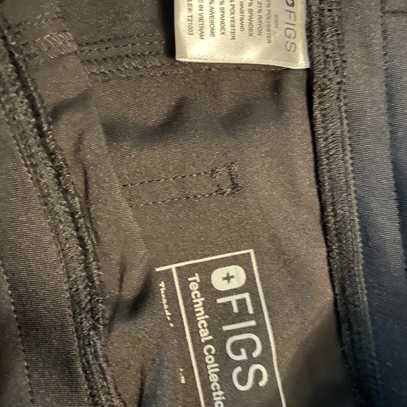 SCRUBS! 2 shirts, one pant, BRAND NEW & NEVER worn - Picture 5 of 6